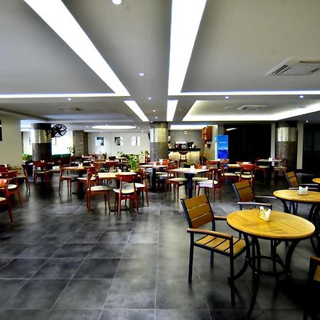 Victoria Mews Hotel Kampala Exterior photo