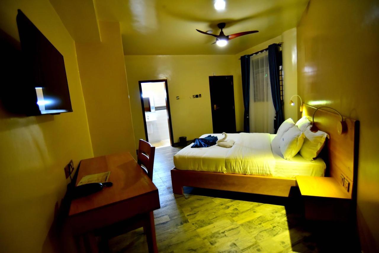 Victoria Mews Hotel Kampala Exterior photo