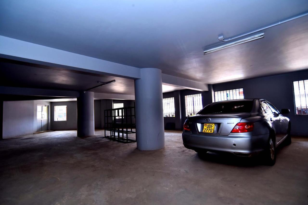 Victoria Mews Hotel Kampala Exterior photo